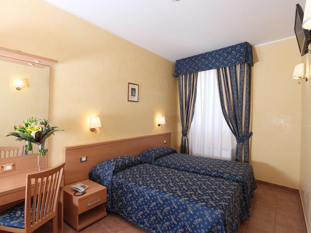 Casa Di Santa Francesca Romana A Ponte Rotto Oda fotoğraf